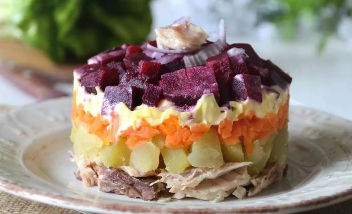 Копченая селедка под шубой: рецепт салата, простой и вкусный
